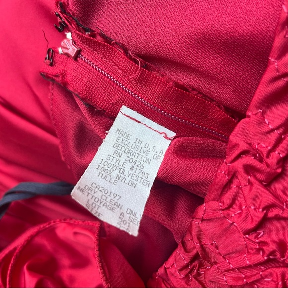 VTG 80s Prom Dress Red Layered Ruffled Size 5/6 with drop waist - Picture 8 of 10